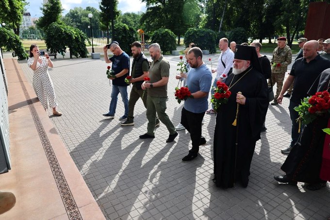 Новини Харкова: до Дня Конституції вшанували загиблих захисників